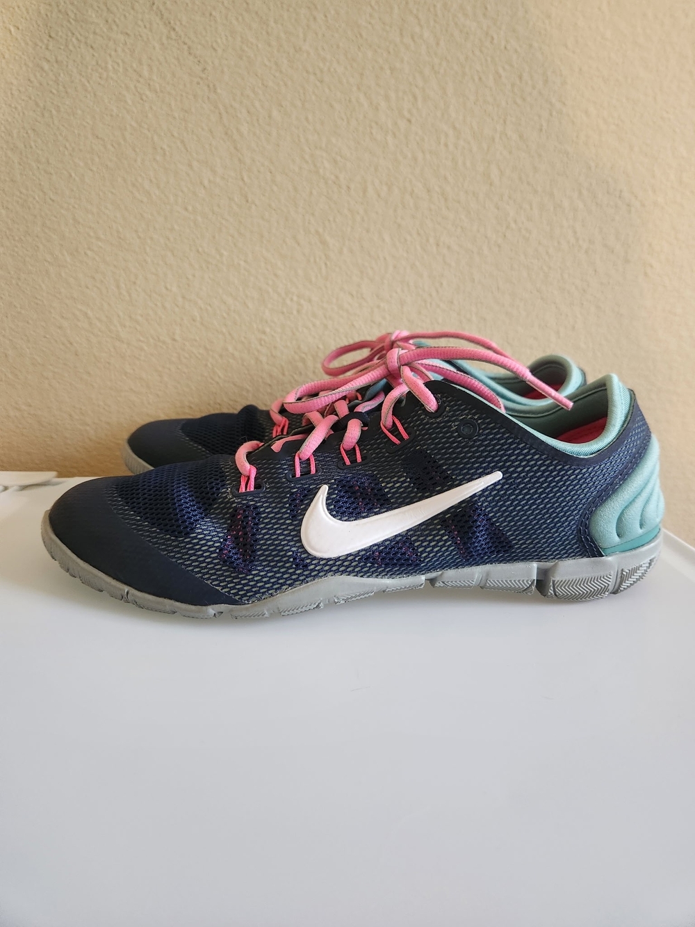Nike Women’s Navy Mesh Training Shoes with Pink Laces and Mint Heel